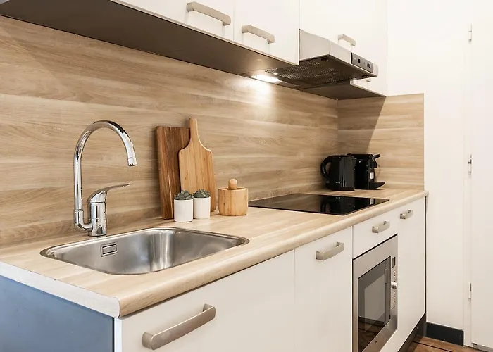 With A Kitchen And Bathroom - Vilmos Old Appartamento *