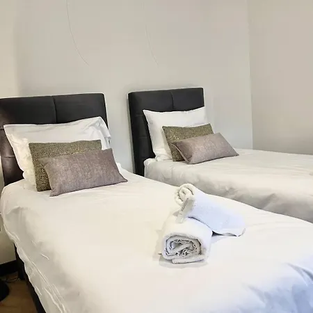 アパート With A Kitchen And Bathroom - Vilmos Old