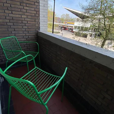 With A Kitchen And Bathroom - Vilmos Old ティルブルグ