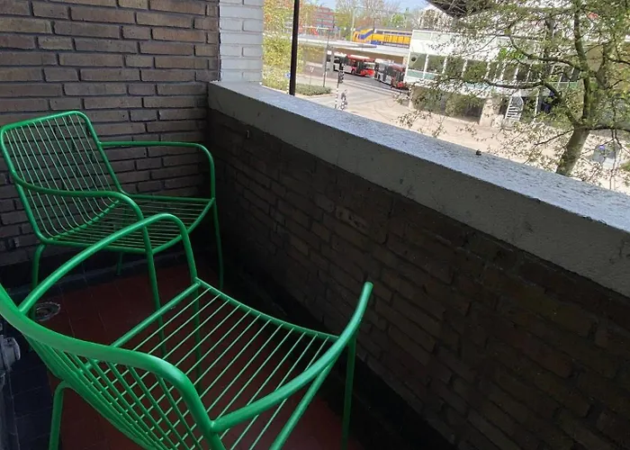 With A Kitchen And Bathroom - Vilmos Old Тилбург